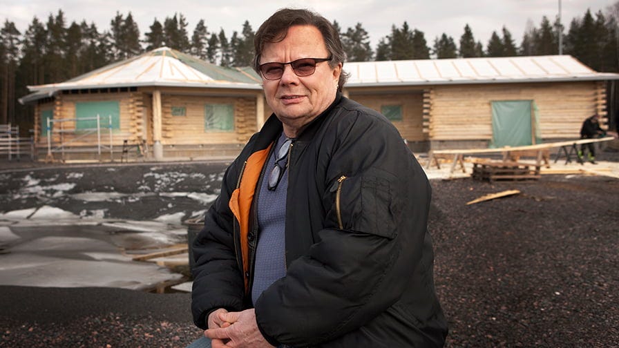 A Finnish entrepreneur John Ujanen built an octagonal house from aspen timber